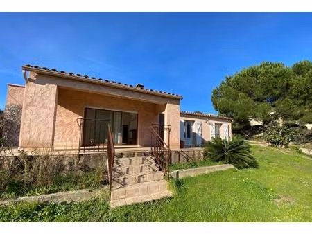 villa lumineuse à deux pas du littoral