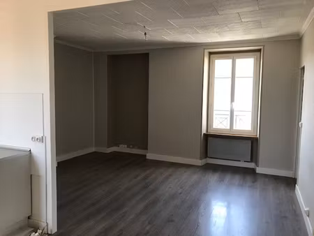 à louer appartement 2 pièces milly-la-forêt (centre-vill