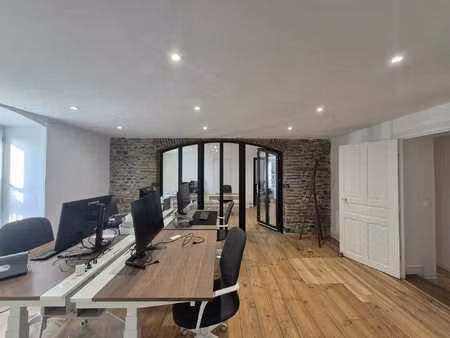 pau - bureaux de 92m² avec place de parking à proximité