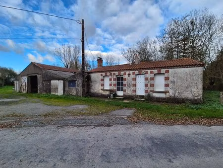 en vente maison 66 m² – 122 000 € |la garnache