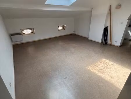 albi centre  part. loue gd t2 60 m²  2è etg