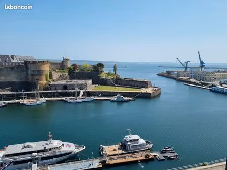 loue appartement meublé vue imprenable rade et château