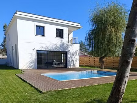 maison 6 pièces 215 m²