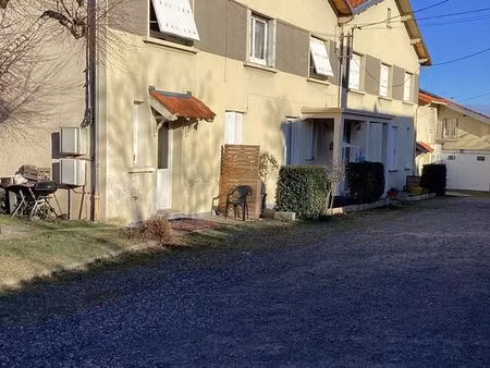 appartement de type f3 58 m² 1étage accès escalier exposition sud