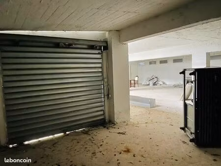 coignières - grand local de stockage