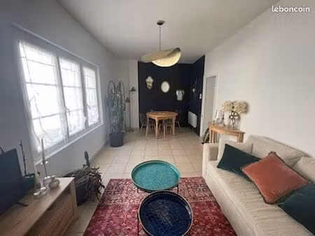 maison à louer à l'année centre ville château d'oléron