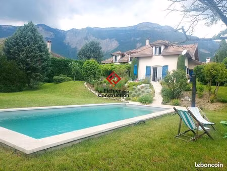 maison 6 pièces 153 m²