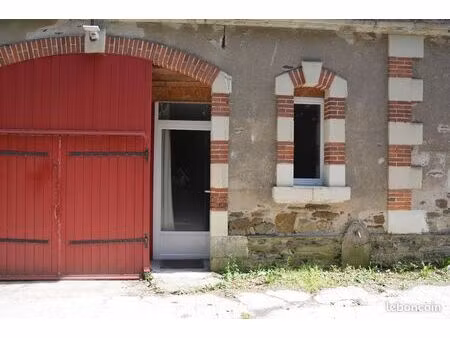 studio meublé dans un parc privé