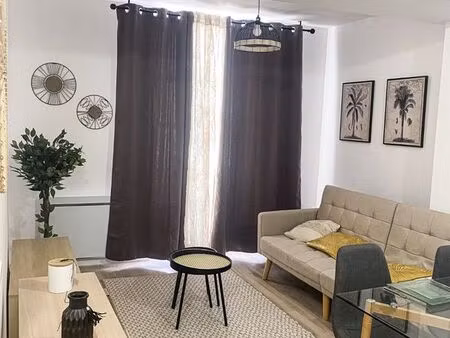 t2 rénové et meublé bourg de peage