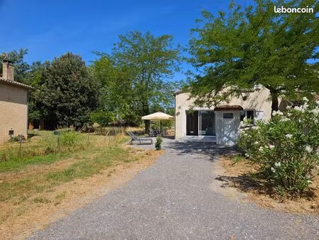 logement avec jardin et 3 chambres