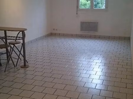 studio 1 pièce 28 m²