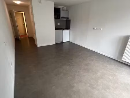 studio avec balcon rue des frères eberts