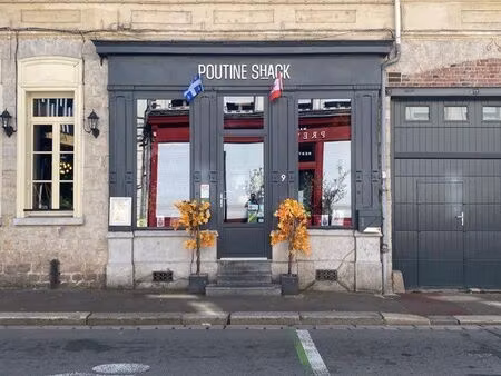 local commercial face au palais de justice