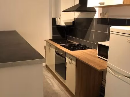 grand studio de 43m2 avec coin nuit récemment rénové