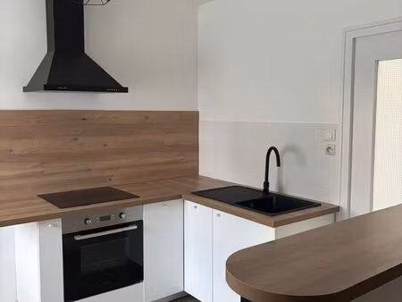 appartement t2 de 45m² avec garage et place de stationnement à gorges proche leclerc cliss