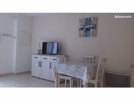 studio 31m² coté cour  sécurisé avec parking privatif et terrasse