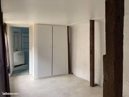 studio 1 pièce 25 m²