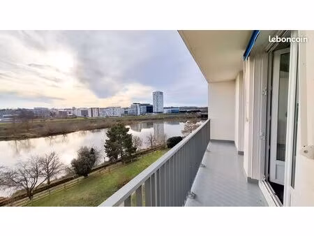 t3 de 66 m² - balcon avec vue sur le cher