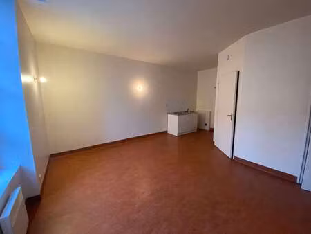 location appartement 2 pièces à dinan (22100) : à louer 2 pièces / 30m² dinan