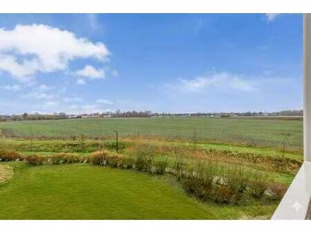 appartement récent avec des vues spectaculaires à vendre à e