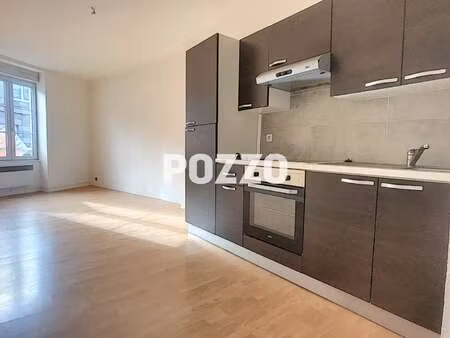 location appartement 3 pièces à villedieu-les-poeles (50800) : à louer 3 pièces / 52m² vil