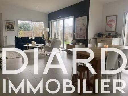 location maison à châteaubourg (35220) : à louer / 122m² châteaubourg