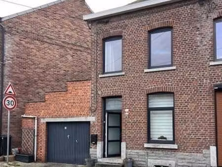 maison 3 chambres avec garage et jardin  quartier calme