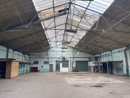 entrepôt 616m2 idéalement situé à braine l'alleud