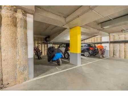 quartier louise  emplacement de parking moto à louer