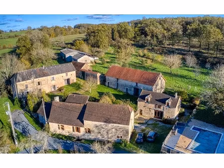 vente maison 17 pièces 232 m² à thenon (24210)  679 250 €