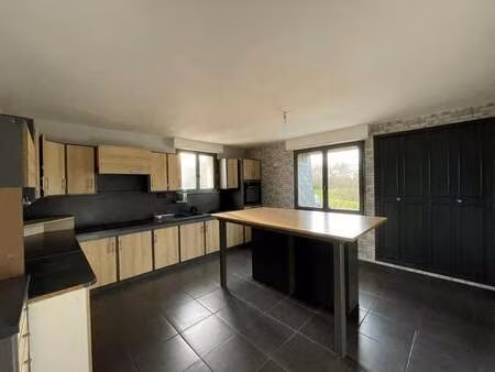 vente bureaux et commerces à saint-malo (35400) : à vendre / 135m² saint-malo