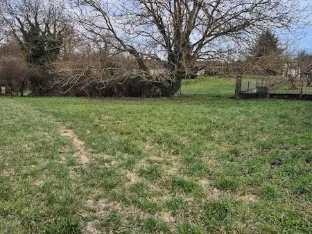 vente terrain 890 m² à la couronne (16400)  79 210 €