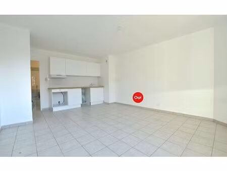 location appartement  41.15 m² t-2 à saint-priest  790 €