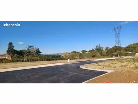 terrain 1 330 m² allan