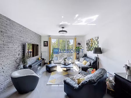 appartement saint pierre du perray 3 pièce(s) 57 02 m2