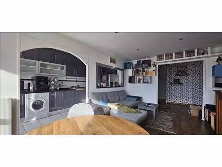 appartement - 2ème étage - 63 89 m2 - 3 pièces - meublé