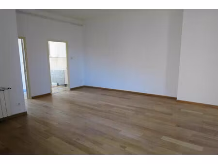 location appartement 3 pièces 68 m² à nîmes (30900)