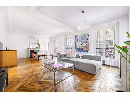 louis blanc - 79 m2 - charme et elegance - 2 chambres