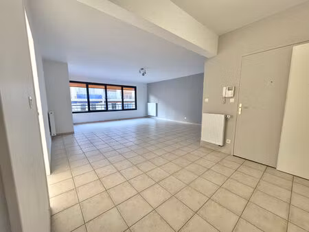 spacieux t4 avec balcon et ascenseur - centre de saint etienne