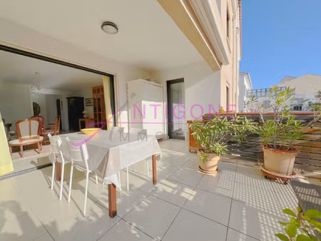 appartement t4 en centre-ville avec ascenseur et stationneme