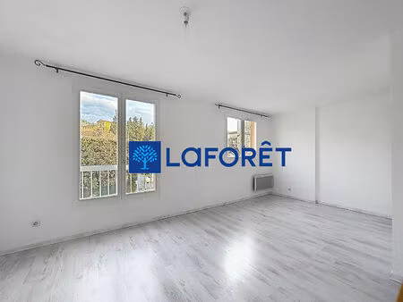 charmant studio à louer à draguignan !