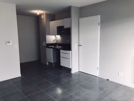 t2 talence peixotto avec balcon et parking