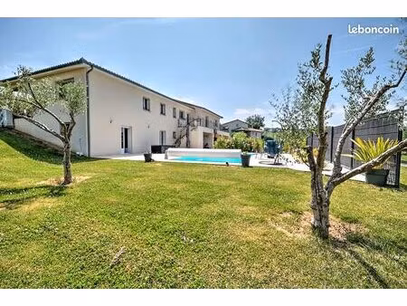 maison 8 pièces 286 m²