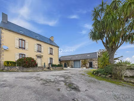 maison saint coulitz 18 pièce(s) 669 m2