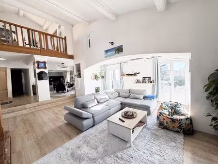 maison de 210 m² à forcalqueiret