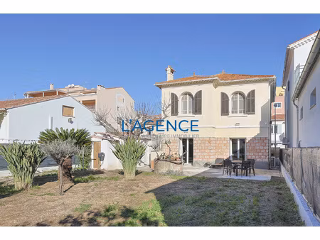 hyères la gare  superbe maison des années 50 en t4 sur 400m2