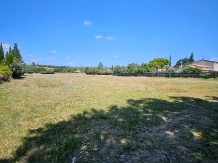 terrain 307 m² pertuis