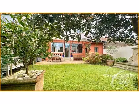 maison 11 pièces 234 m²