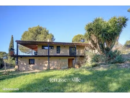 villa 5 pièces 180 m²