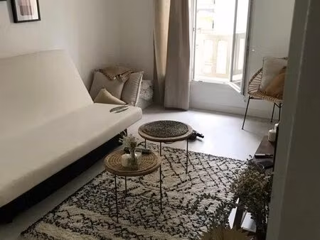 grand studio 26 m2 refait à neuf en excellent état cuisine équipé asnieres mairie